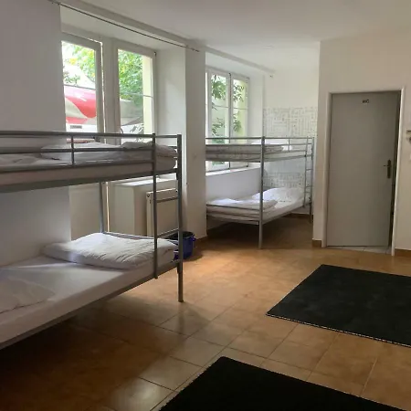 Atilla Empire Hostel *